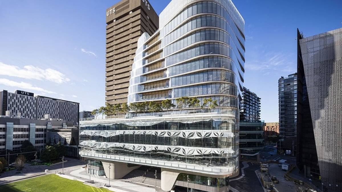 Khuôn viên hiện đại của trường Đại học Công nghệ Sydney