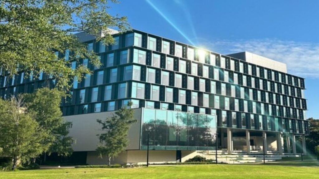 Đại học Canberra (University of Canberra)