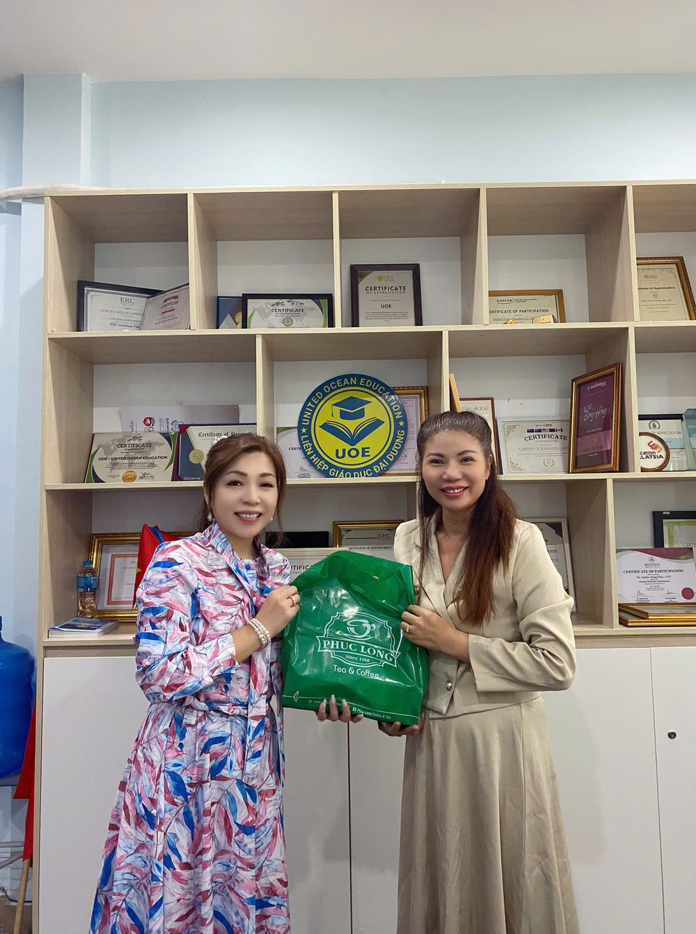 Nộp hồ sơ tới trường